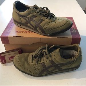 ASICS Onisuka Tigers Size 10 Olive/Brown
